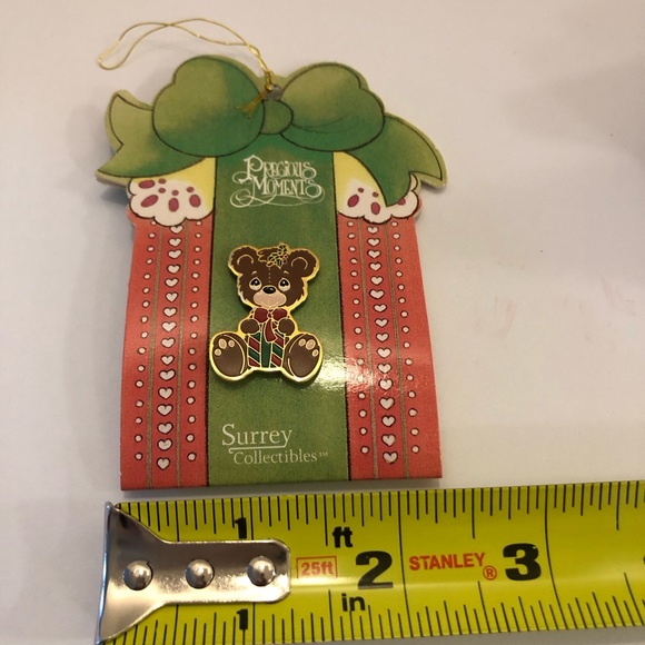 Vintage Precious Moments Pin Christmas Bear 1995 Surry Collectibles Ornament - Picture 7 of 11